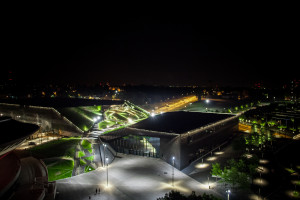 Międzynarodowe Centrum Kongresowe nocą